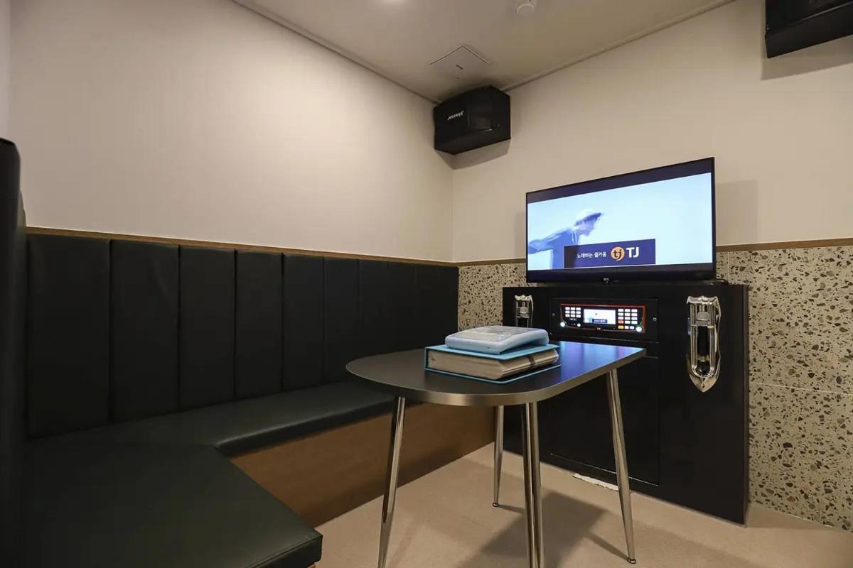 Rosy Hotel Cheongju Buitenkant foto