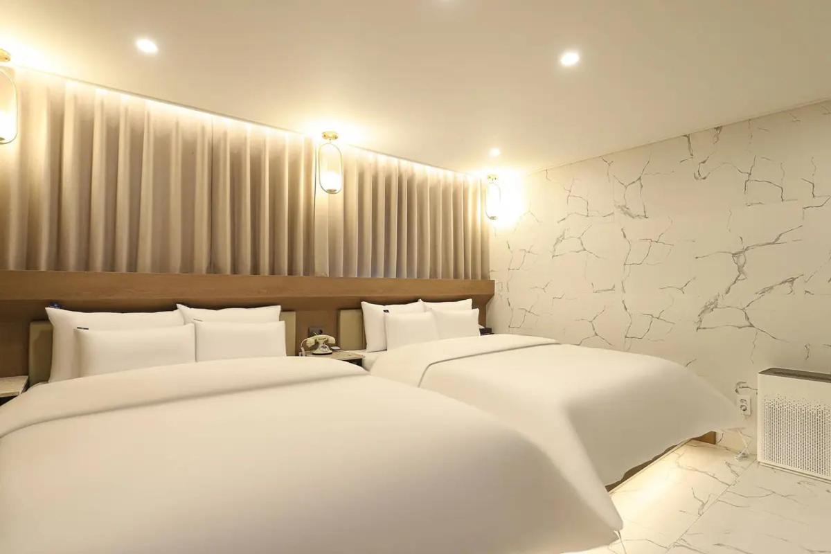 Rosy Hotel Cheongju Buitenkant foto