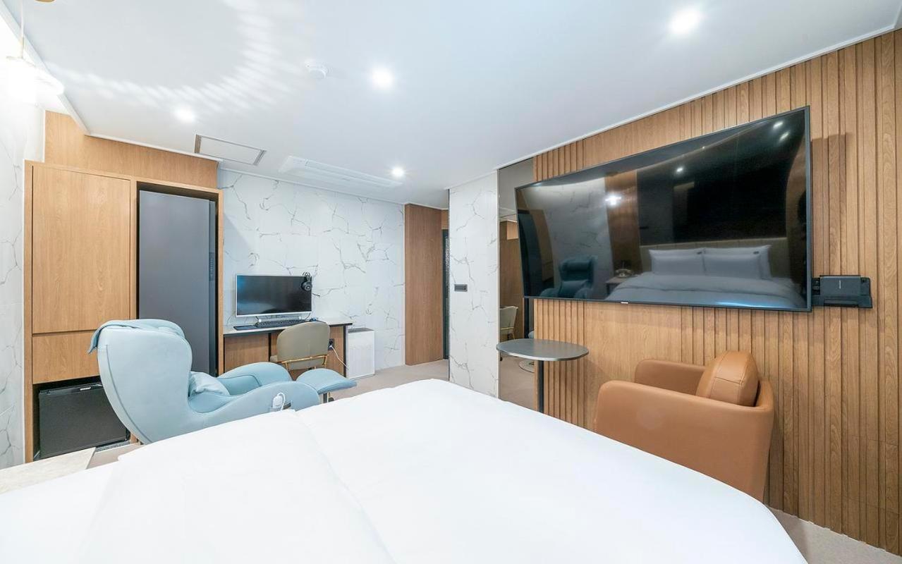 Rosy Hotel Cheongju Buitenkant foto