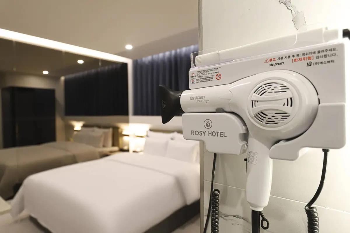 Rosy Hotel Cheongju Buitenkant foto