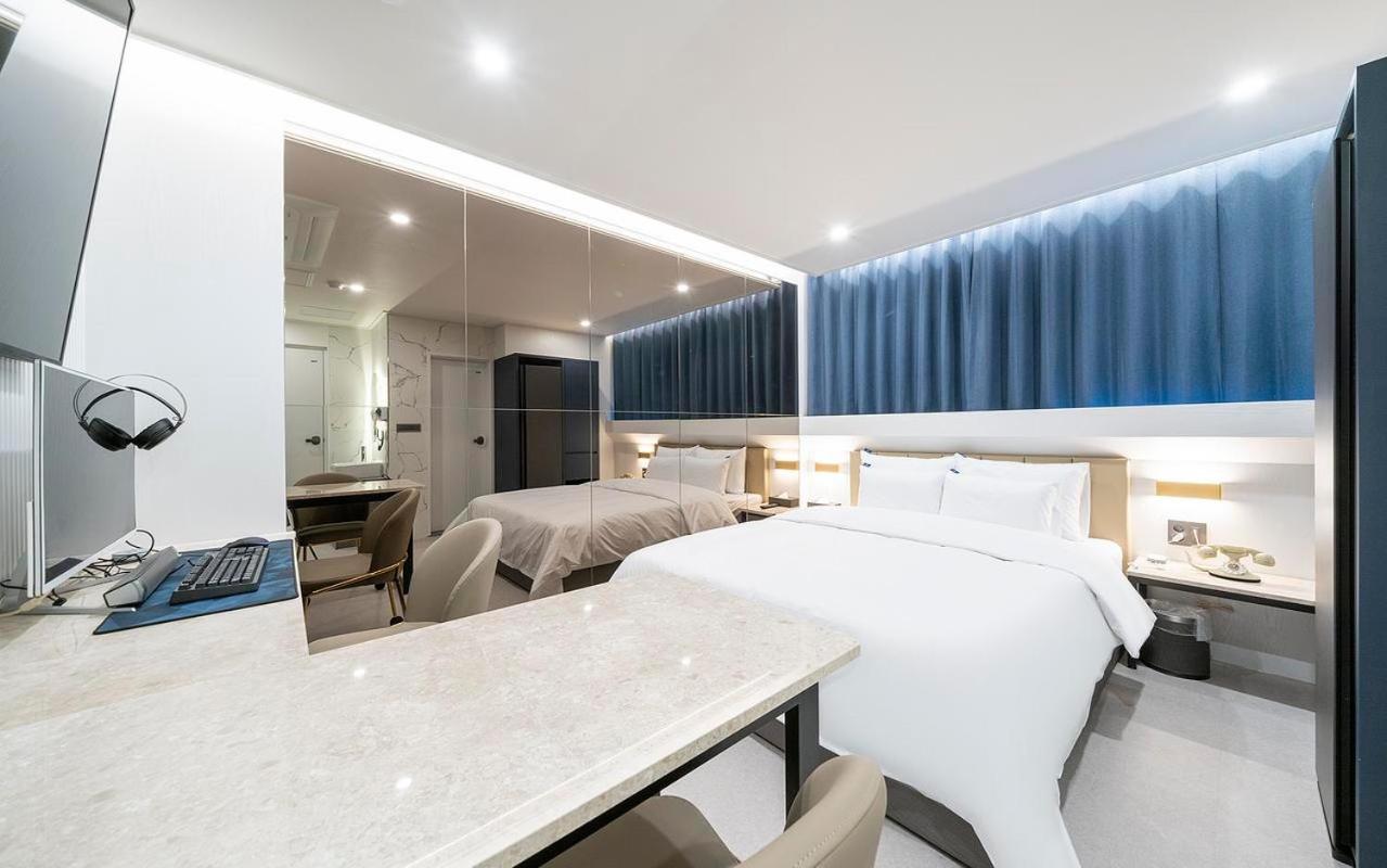 Rosy Hotel Cheongju Buitenkant foto