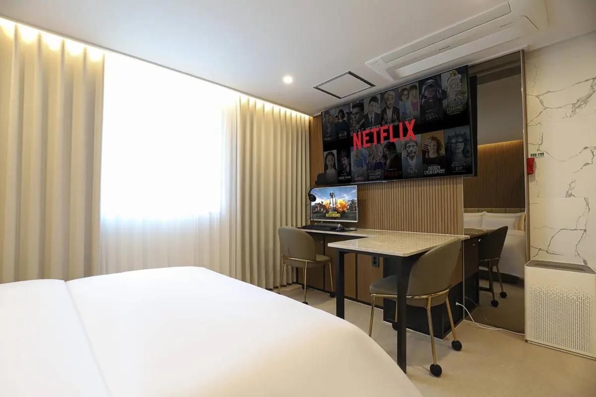 Rosy Hotel Cheongju Buitenkant foto