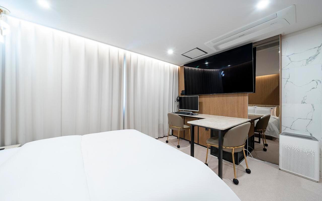 Rosy Hotel Cheongju Buitenkant foto